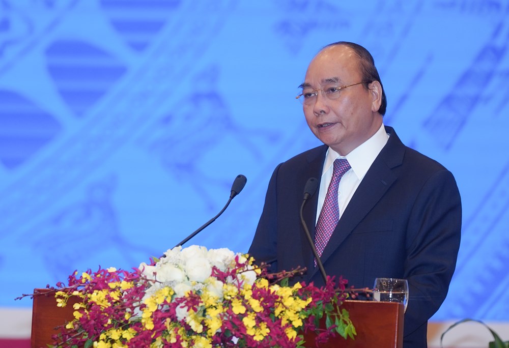 Thủ tướng chủ trì hội nghị với doanh nghiệp về phục hồi nền kinh tế sau dịch Covid-19 - ảnh 1