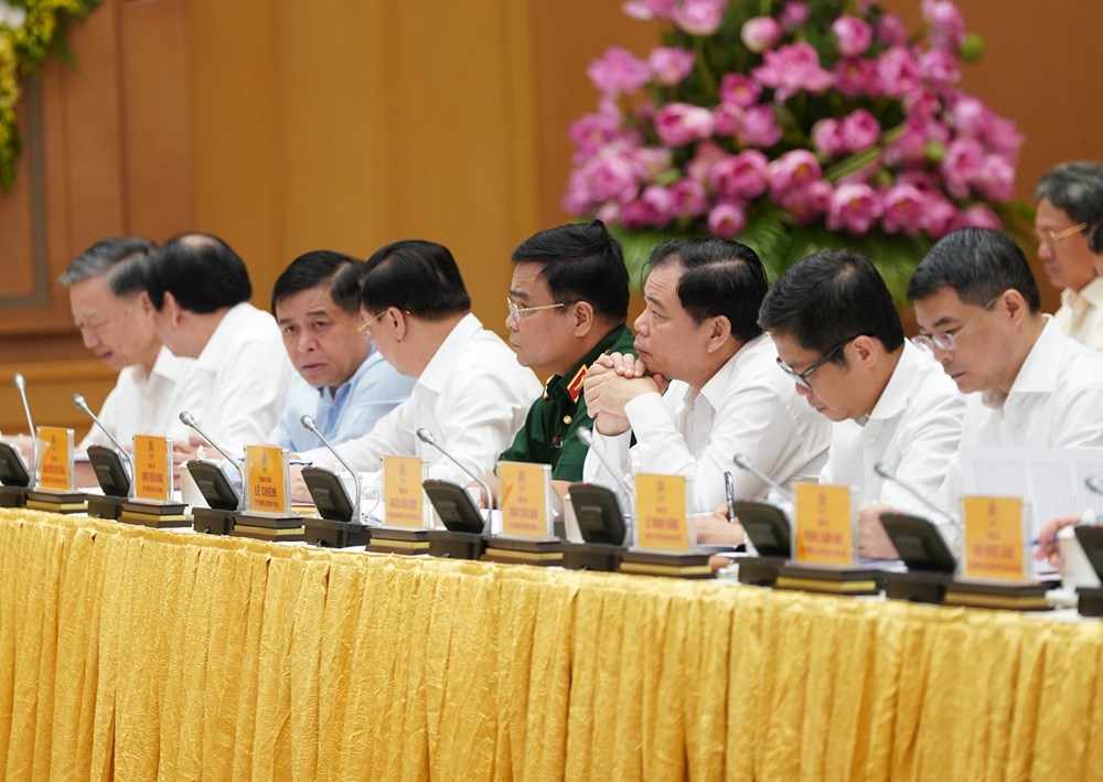 Thủ tướng: Nhiệm vụ phục hồi phát triển kinh tế cấp bách hơn bao giờ hết - ảnh 2