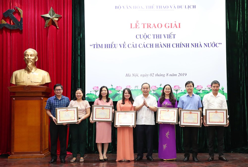 Cán bộ, công chức ngành VHTTDL phải thực hiện tốt cải cách thủ tục hành chính - ảnh 2
