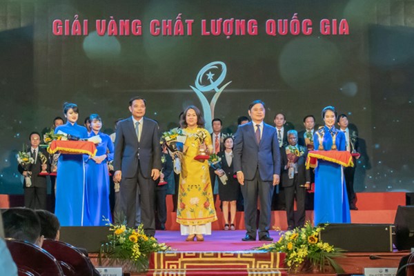 Đơn vị lữ hành đầu tiên nhận giải Vàng Chất lượng quốc gia - ảnh 1