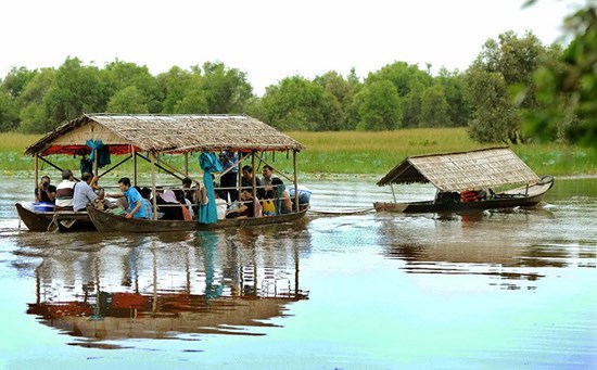 Nhiều địa phương tạm dừng đón du khách - ảnh 1