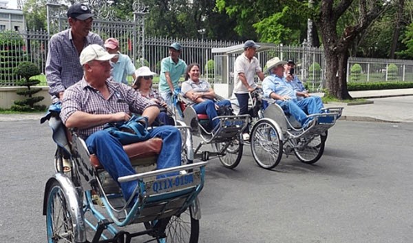 Chưa xác định được tài xế xích lô “chặt chém” du khách Nhật Bản - ảnh 1