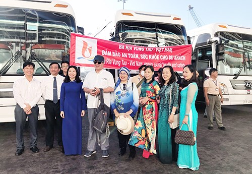Việt Nam liên tiếp đón nhiều tàu du lịch biển quốc tế - ảnh 1