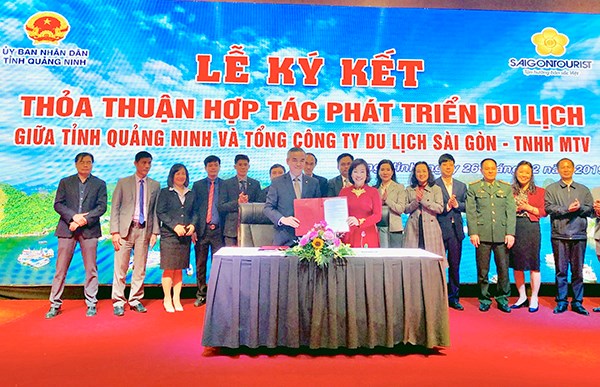 Đón 900 du khách quốc tế tàu biển xông đất đầu năm - ảnh 3