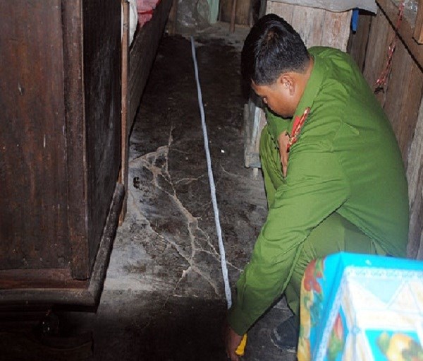 Tạm giữ nghi phạm 16 tuổi đâm cụ bà 82 tuổi cướp 503.000 đồng - ảnh 1