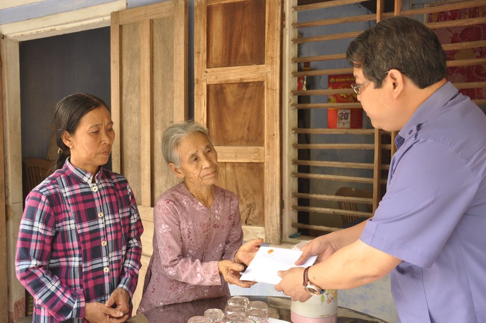 trao tien Thu tuong ho tro 1