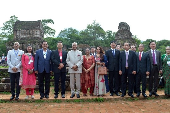 tt-Ấn-độ-chụp-ảnh-lưu-niệm