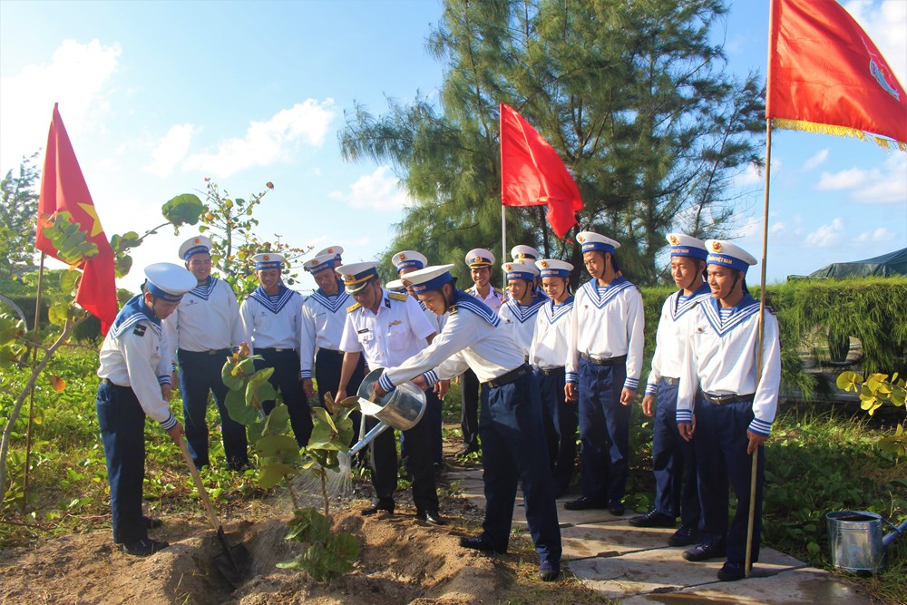 Tết trồng cây ở Trường Sa đầu xuân Kỷ Hợi 2019 - ảnh 1