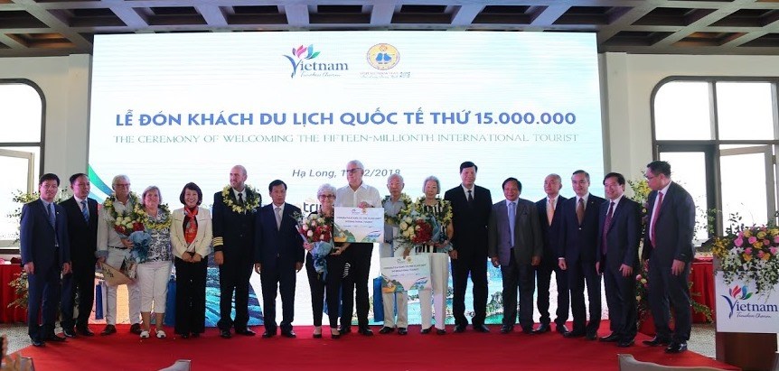 Vị khách thứ 15 triệu: “Việt Nam quá đẹp và thân thiện, khác xa với tưởng tượng của tôi” - ảnh 4