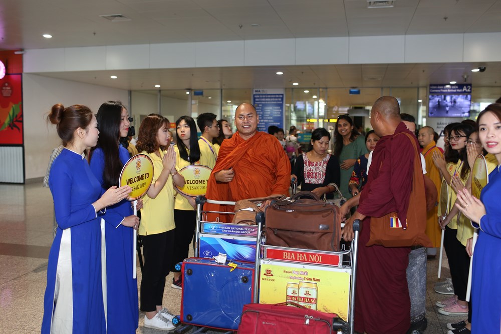 Hôm nay, hơn 1.200 đại biểu quốc tế đến Việt Nam dự Vesak 2019 - ảnh 3
