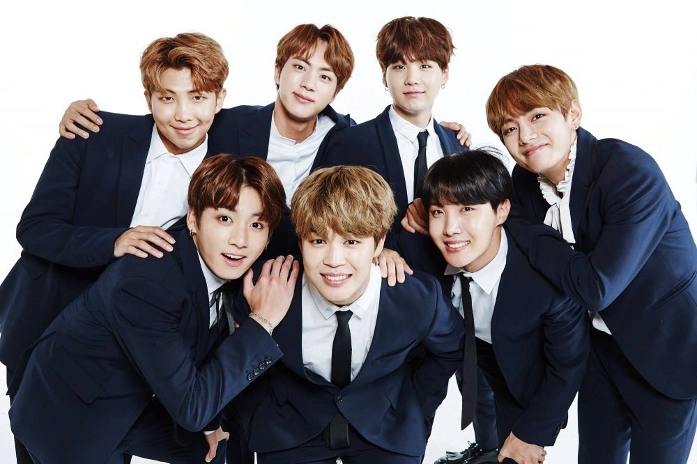 “Cơn sốt” hình vẽ của BTS (Hàn Quốc) đang tràn tới Việt Nam - ảnh 1