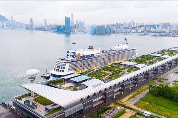 Tàu du lịch hiện đại bậc nhất thế giới đến Việt Nam - ảnh 1