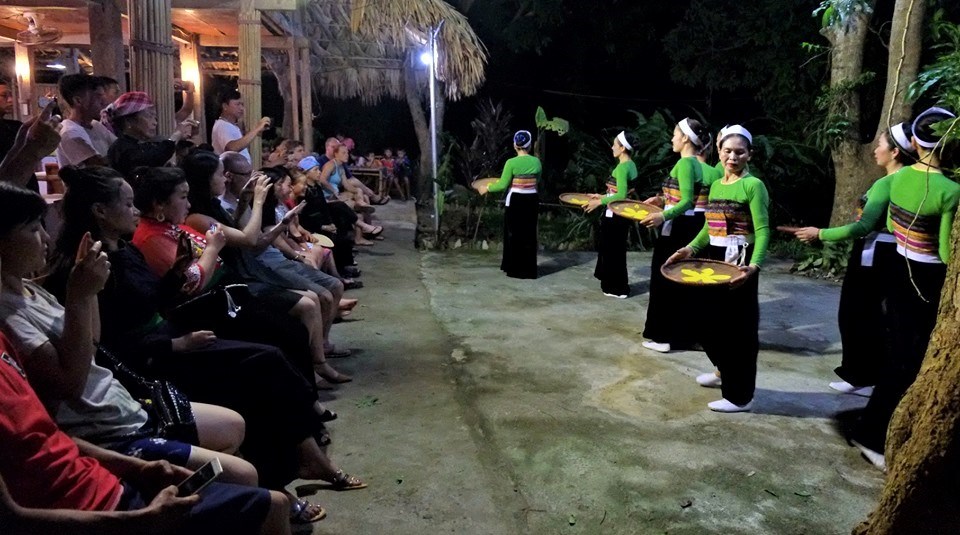 Hỗ trợ địa phương biên giới phát triển du lịch gắn với bảo tồn văn hóa - ảnh 3