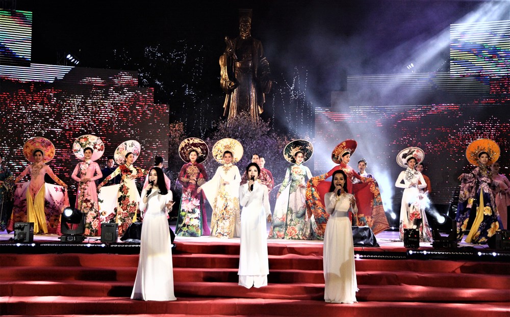 Lễ hội hoa anh đào Nhật Bản- Hà Nội 2019 - ảnh 4