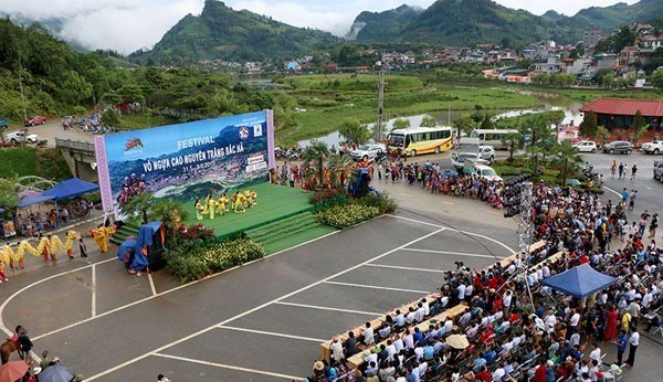 Festival Cao nguyên trắng Bắc Hà 2019: Tưởng “vỡ trận” mà lại rất thú vị - ảnh 1
