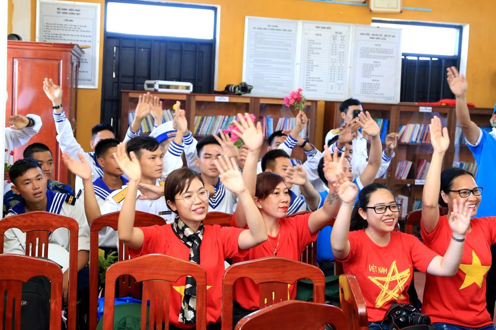 Hoan ca nơi đầu sóng - ảnh 3