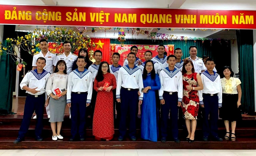 Hoan ca nơi đầu sóng - ảnh 4