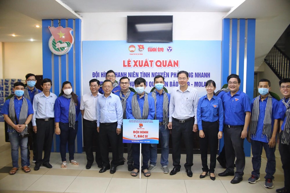 Thanh niên tình nguyện TP.HCM lên đường khắc phục hậu quả bão lũ miền Trung - ảnh 2