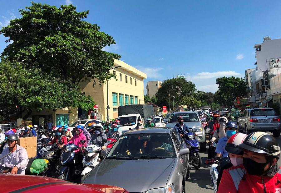 TP.HCM: Từ năm sau sẽ thu phí ô tô vào trung tâm thành phố - ảnh 1