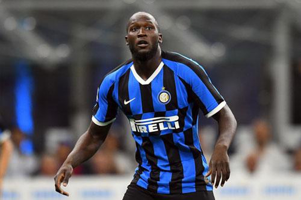 Tiền đạo tại Serie A bị phạt vì tung tin sai về dịch Covid-19 - ảnh 1