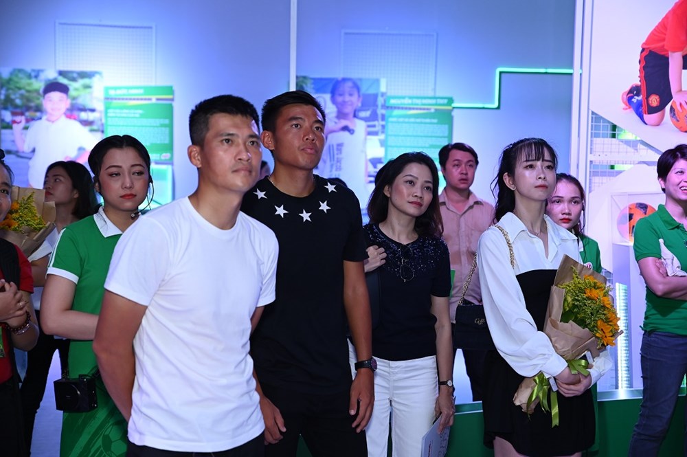 Những ý nghĩa từ triển lãm đồ vật thể thao cũ mòn - ảnh 1