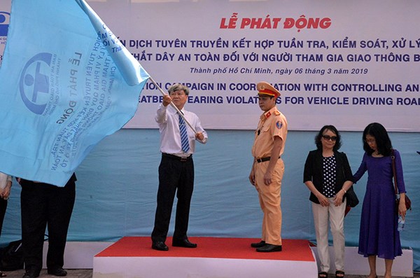 TP.HCM: Tuyên truyền kết hợp cưỡng chế về thắt dây an toàn - ảnh 1