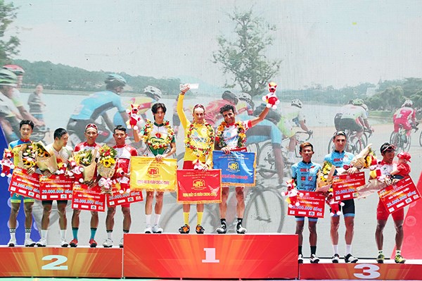 TP.HCM đoạt ngôi nhất đồng đội giải xe đạp HTV 2019 - ảnh 2