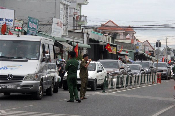 TP.HCM: Nhiều sự cố trên cao tốc TP.HCM - Long Thành - Dầu Giây, phà Cát Lái quá tải - ảnh 2