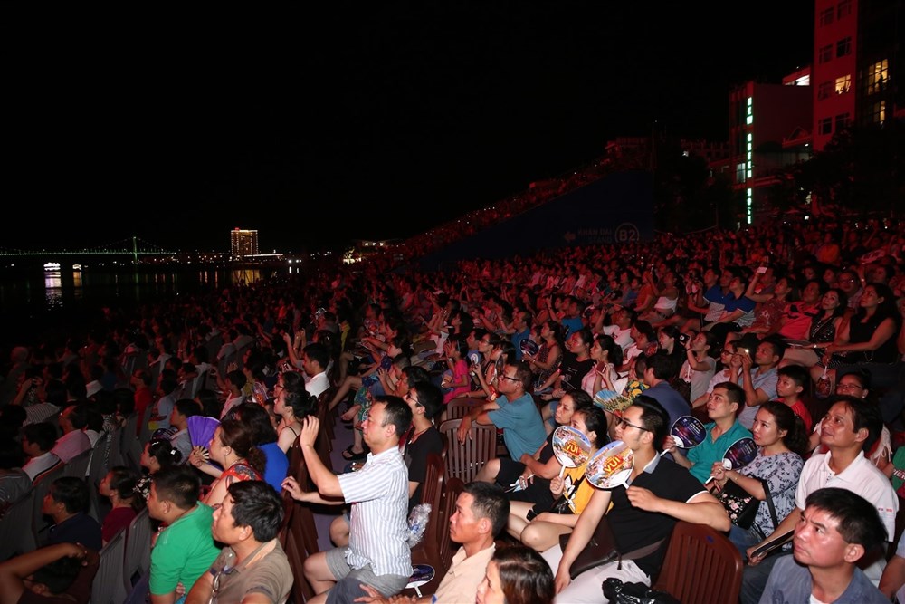 Lễ hội Pháo hoa Đà Nẵng 2019: Lãng mạn chuyện kể những dòng sông - ảnh 12