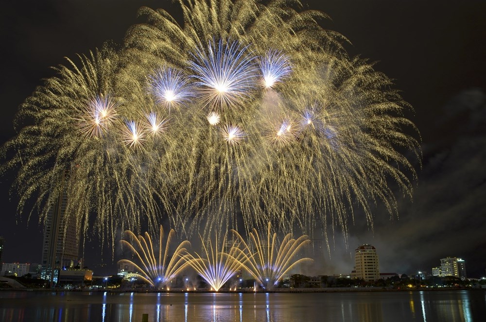Lễ hội Pháo hoa Đà Nẵng 2019: Lãng mạn chuyện kể những dòng sông - ảnh 9