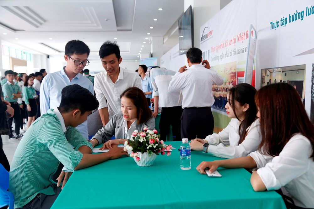 Trao 12 tỷ đồng học bổng cho sinh viên Đại học Đông Á - ảnh 1