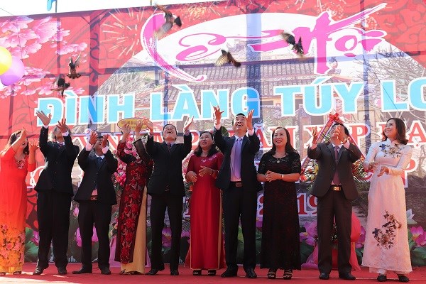 Tưng bừng lễ hội đình làng Túy Loan - ảnh 2