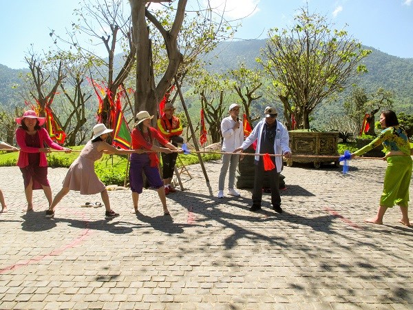 Vui nhộn ngày vía thần tài đầu năm tại khu du lịch suối khoáng nóng - ảnh 1