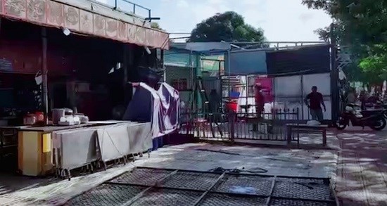 Đà Nẵng tháo dỡ các quán tạm không phép, trả lại cảnh quan du lịch - ảnh 1