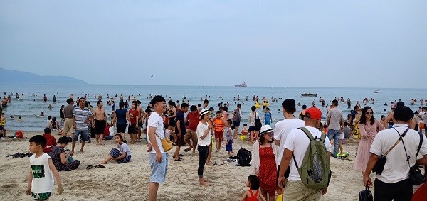 Những "bóng vàng" bên bờ biển - ảnh 5