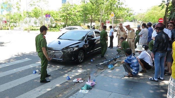 Va chạm với ô tô, người đi xe đạp tử vong - ảnh 1