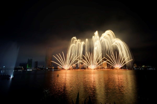 "Tình yêu" trên dòng chảy sông Hàn - ảnh 5