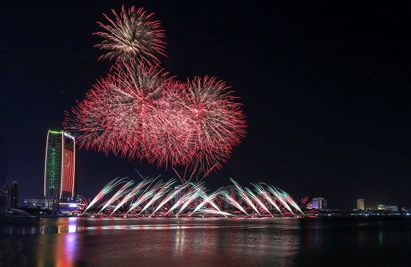 DIFF 2019: Đội pháo hoa Anh và Phần Lan vào vòng chung kết - ảnh 8