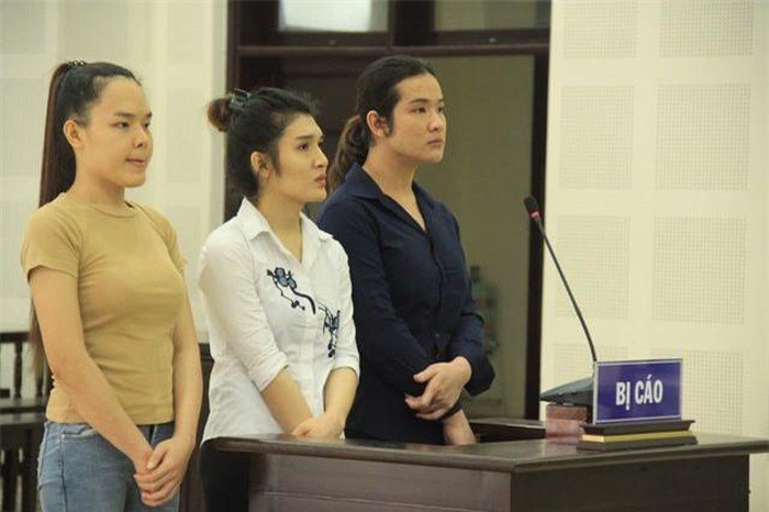Xét xử nhóm chuyển giới chuyên lừa đảo du khách - ảnh 1