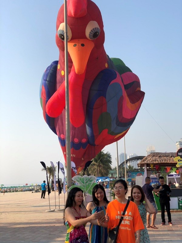 Mãn nhãn với khinh khí cầu trên biển Đà Nẵng - ảnh 4