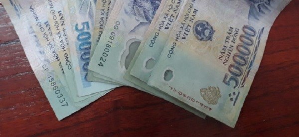 Bắt hai đối tượng người Trung Quốc lừa đảo, trộm cắp tài sản - ảnh 1