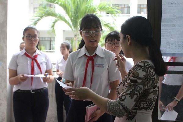 Đà Nẵng bất ngờ thay đổi quy định thi lớp 10, phụ huynh bức xúc - ảnh 1