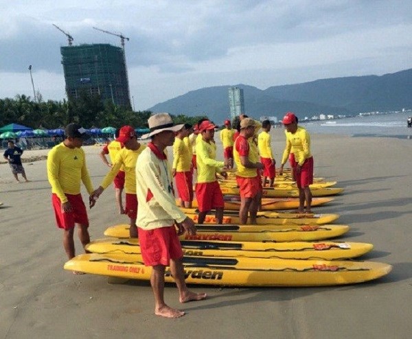 Những "bóng vàng" bên bờ biển - ảnh 1