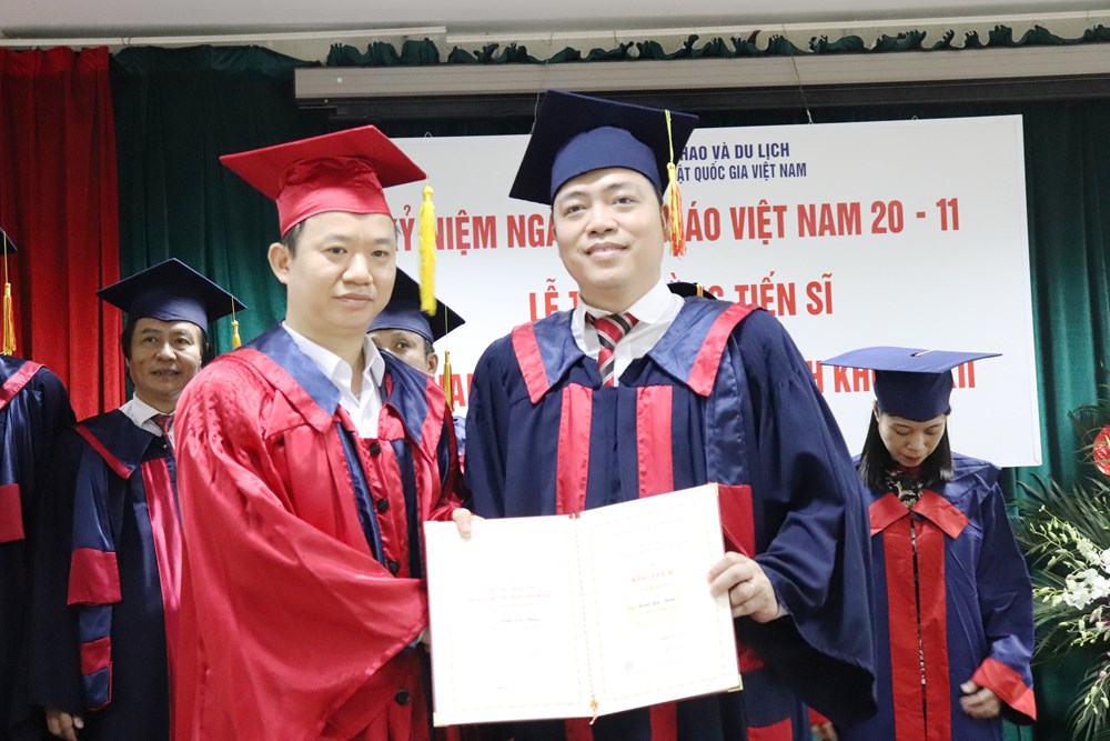 Viện Văn hóa Nghệ thuật Quốc gia Việt Nam kỉ niệm ngày Nhà giáo Việt Nam và trao bằng tiến sĩ - ảnh 2