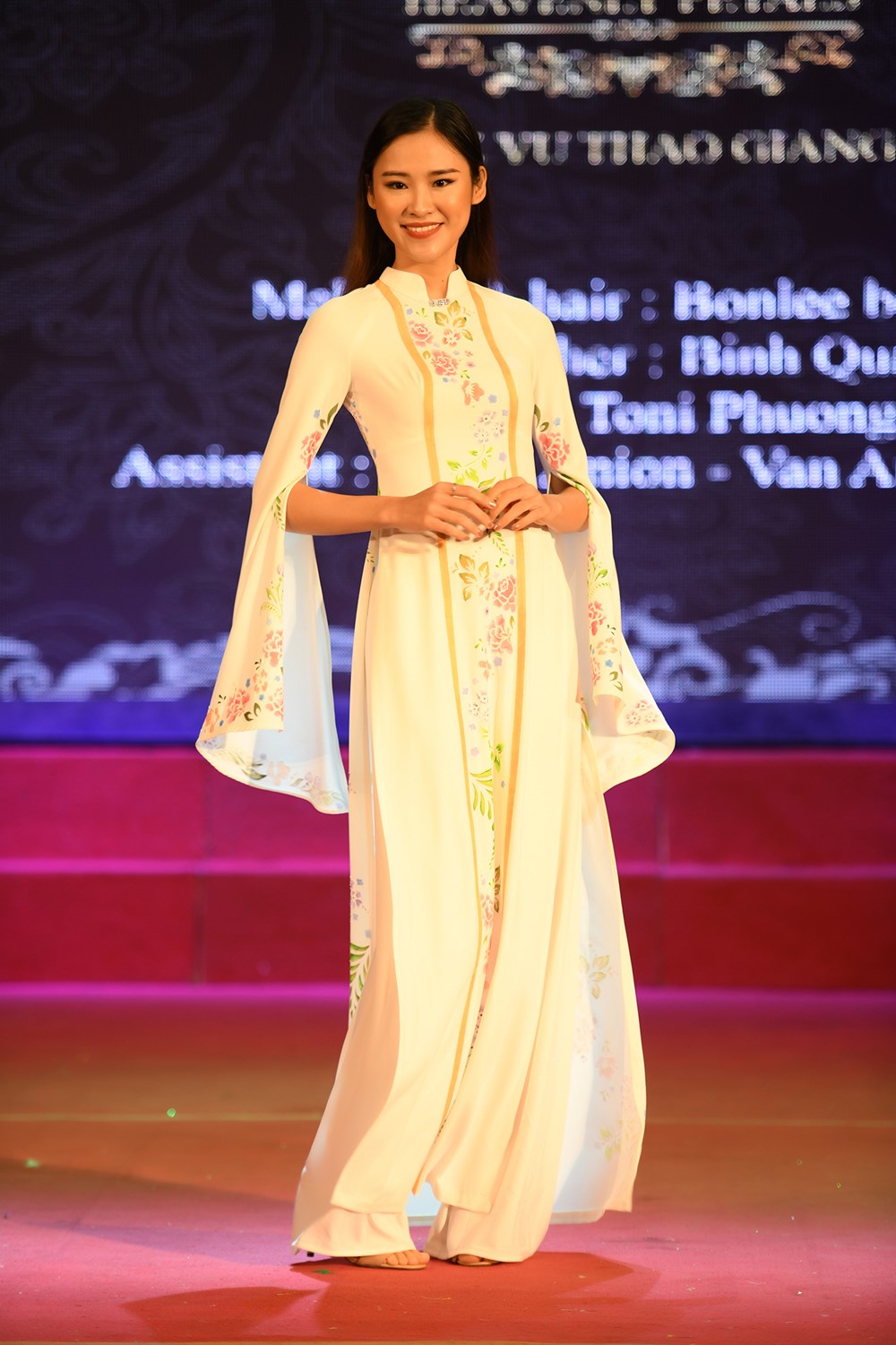 Ra mắt bộ sưu tập áo dài “Những cánh hoa trên thiên đường” - ảnh 5