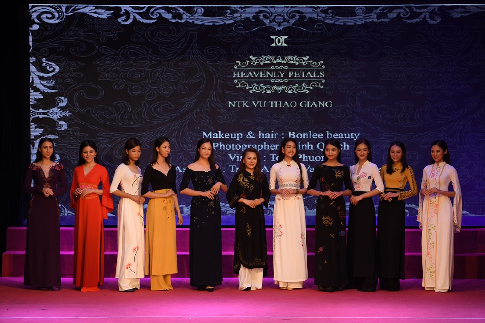 Ra mắt bộ sưu tập áo dài “Những cánh hoa trên thiên đường” - ảnh 6