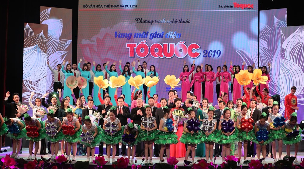 Ngọt ngào “Vang mãi giai điệu Tổ quốc” - ảnh 15