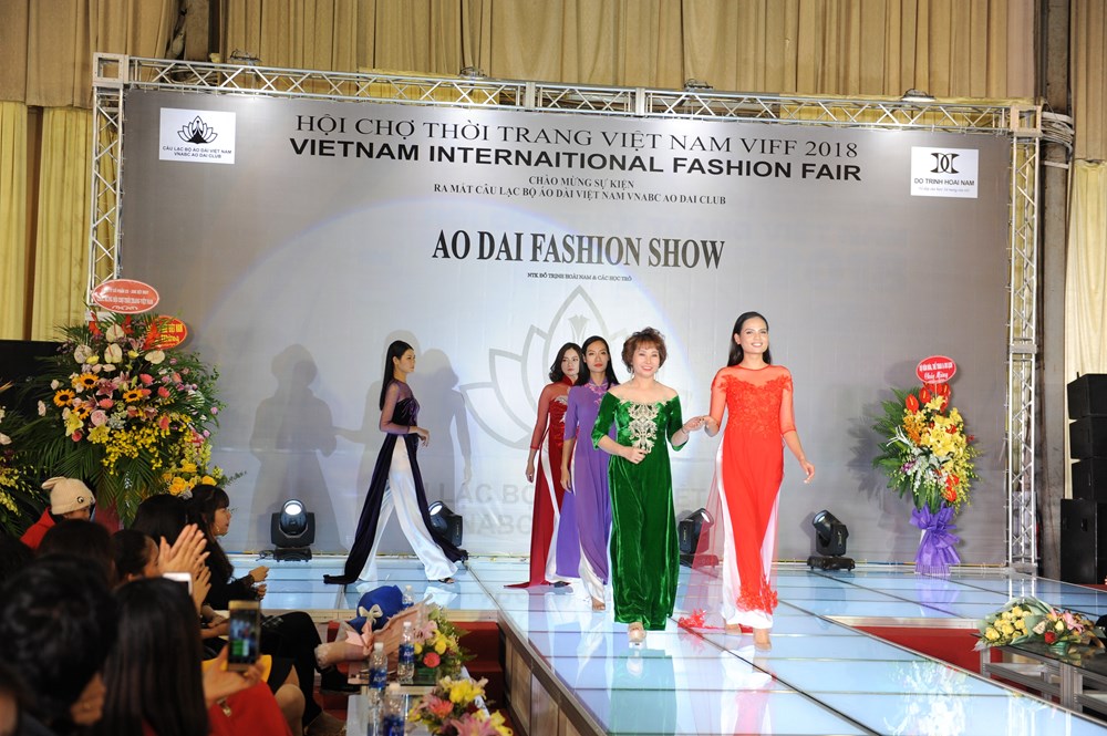Ra mắt CLB Áo dài Việt Nam tại Hà Nội - ảnh 6