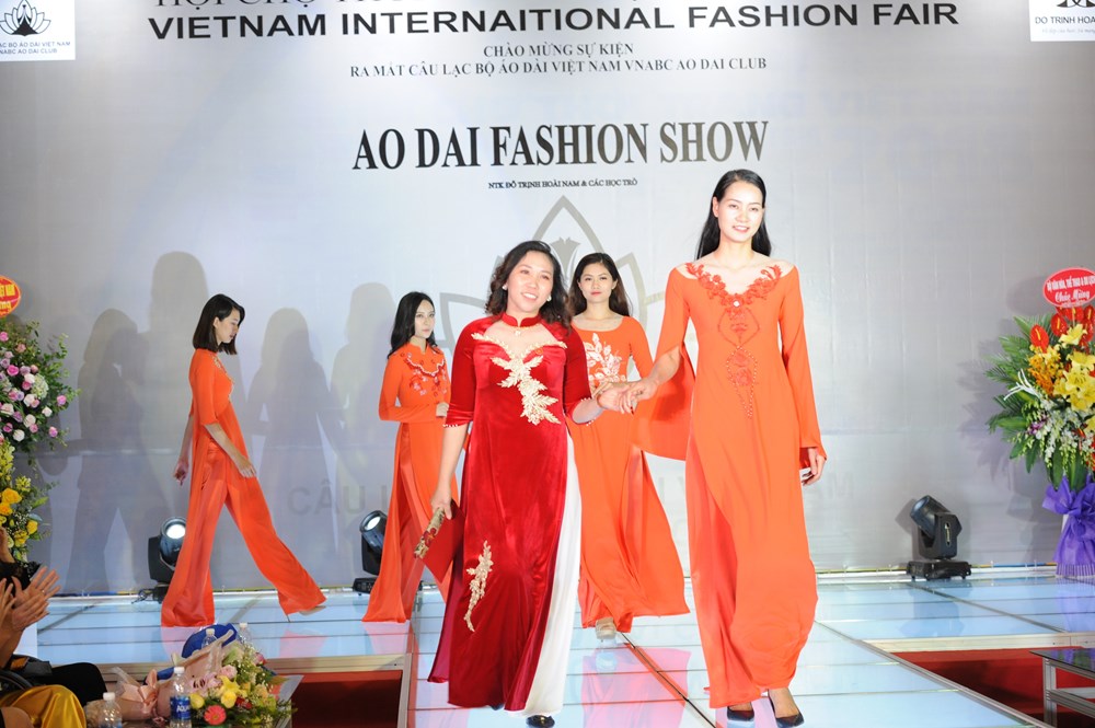 Ra mắt CLB Áo dài Việt Nam tại Hà Nội - ảnh 8