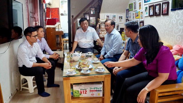 Lãnh đạo Bộ VHTTDL thăm các gia đình liệt sĩ - ảnh 3